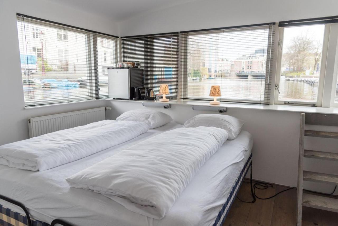 Houseboat Next To Amstel Bed & Breakfast Amsterdam Exterior photo